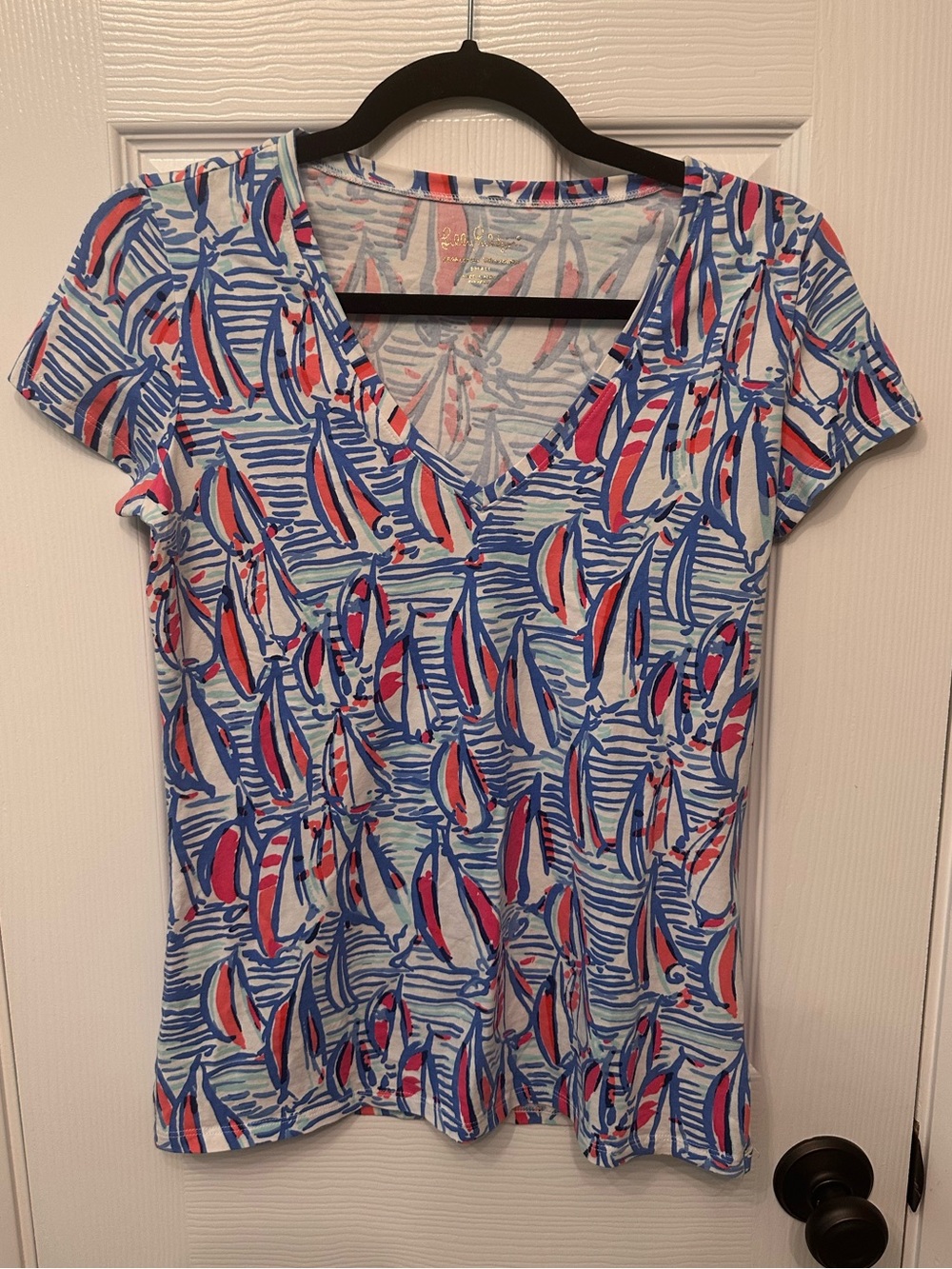 Lilly Pulitzer Michele Women’s V-Neck Red Right Return Pattern, Size Small
